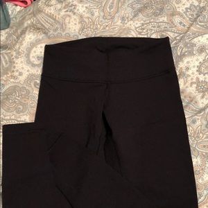 Lululemon Wunder Under black leggings. 31”, size 6